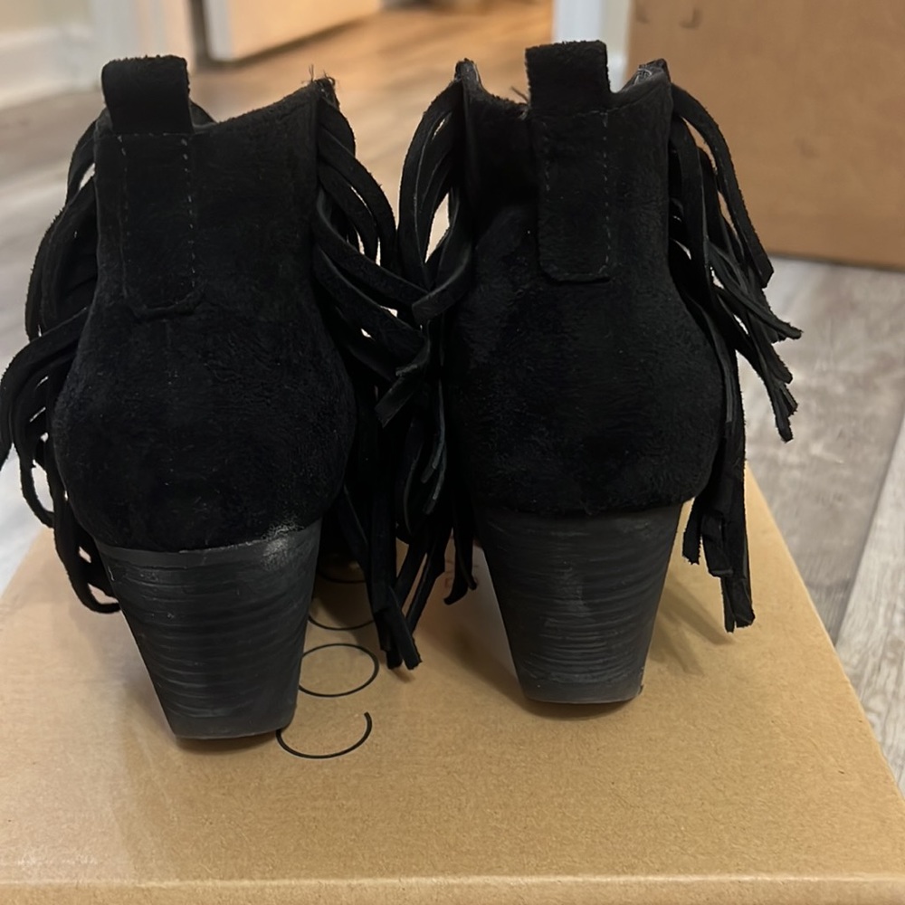 Black boots - Picture 3 of 4